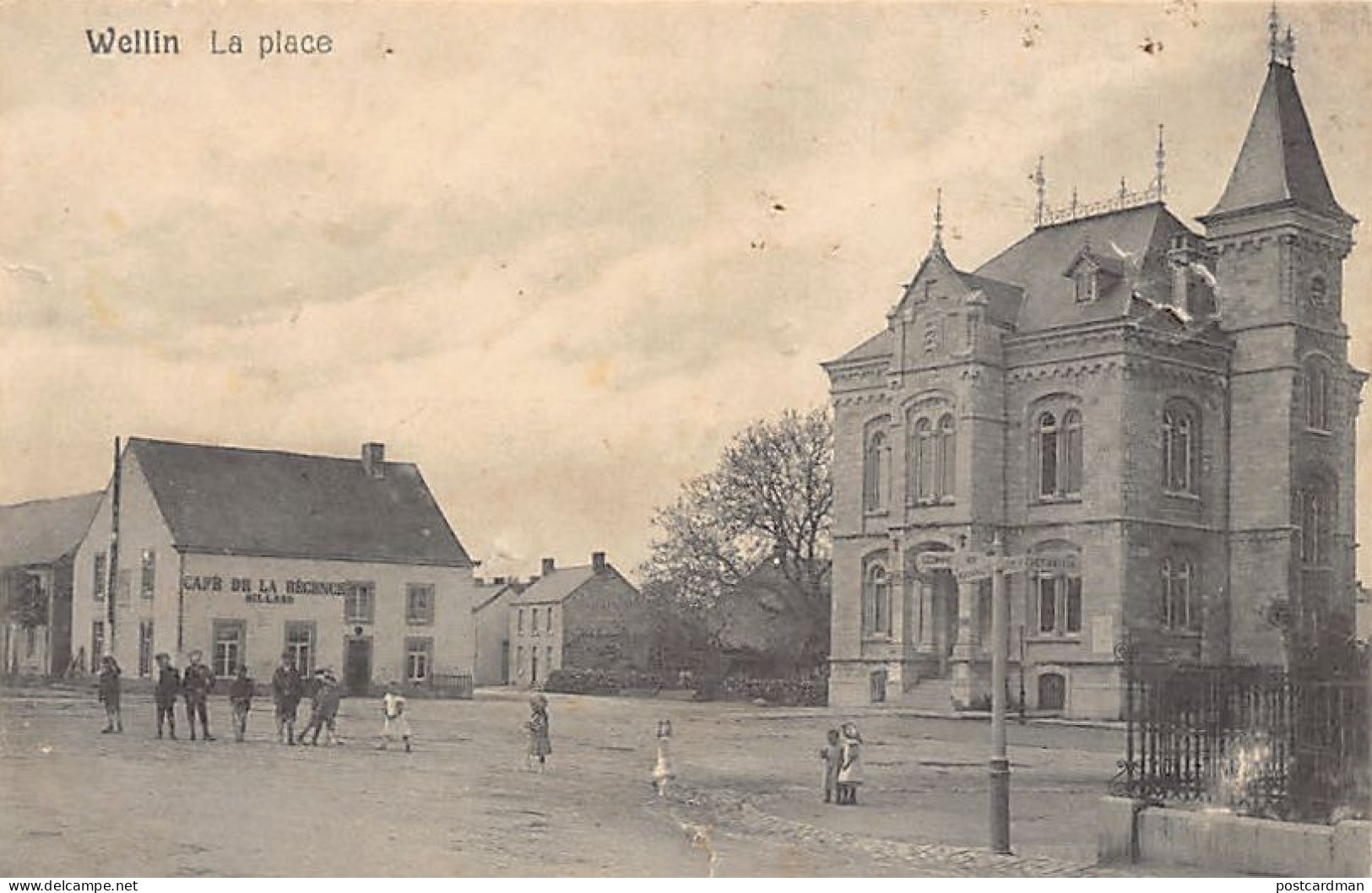 Belgique - WELLIN (Lux.) La place - Café de la Régence - CARTE DÉCOLLÉE