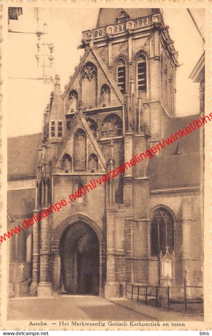 Het Merkwaardig Gotisch Kerkportiek en toren - Asse