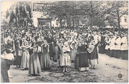 BRUGGE - Processie van 't Heilig Bloed - Mannen en Vrouwen van Bethléem zingen "Adeste fideles"