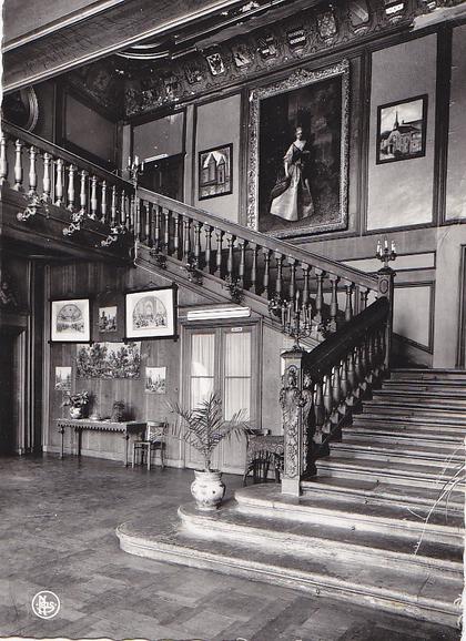 Belgique - Ochain Clavier (Condroz) - Château Home de la Sainte Famille - Grand Escalier