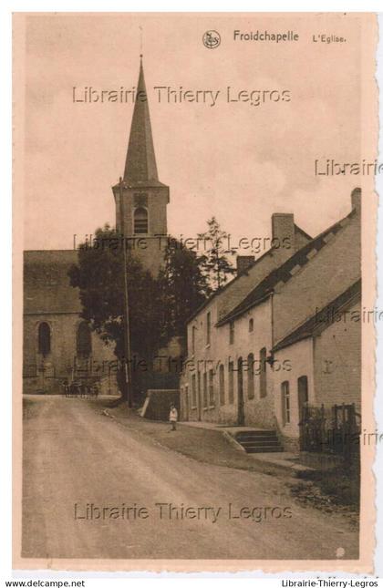 CPA  Froidchapelle   L'Eglise      enfants à vélo