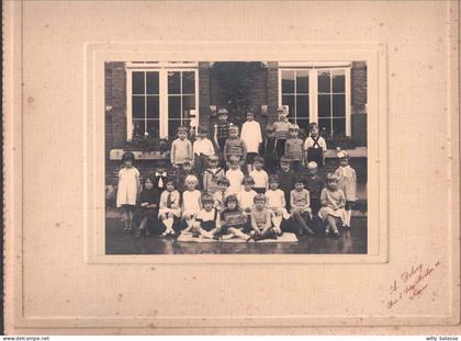 +++ Photo sur Carton - JEMEPPE SUR SAMBRE - Photo de Classe - Ecole 1933  //