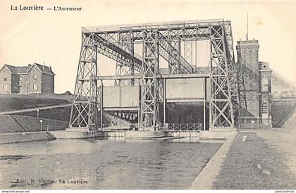 LA LOUVIÈRE (Hainaut) L'ascenseur