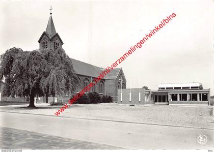 Kerk en Parochiezaal - Peer