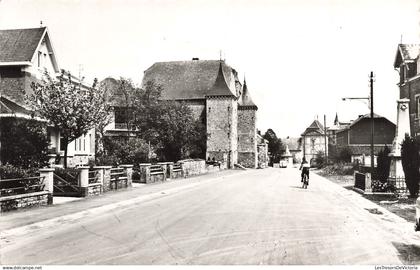 BELGIQUE - Anthisnes - le vieux château - les fermes et le monuments - animé - Carte postale Ancienne