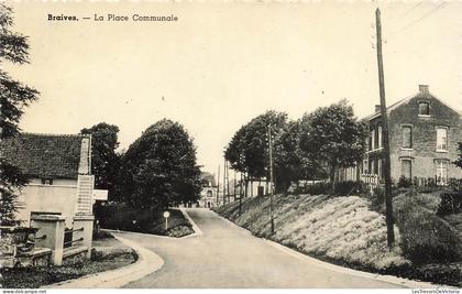 BELGIQUE - Braives - Vue sur la place communale - Carte postale ancienne