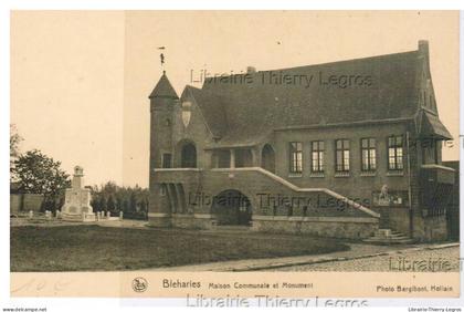 CPA Bléharies Maison communale et Monument Brunehaut