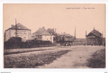 Court-Saint-Etienne :  place de la gare     ( carte DESAIX )