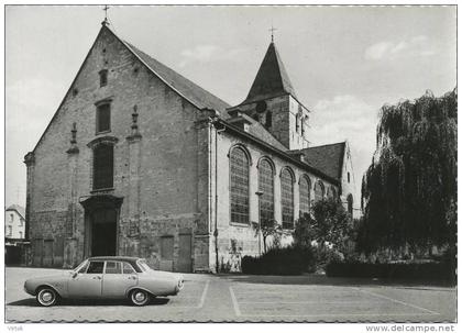 Opwijk :  St. Pauluskerk      ( groot formaat )  old car