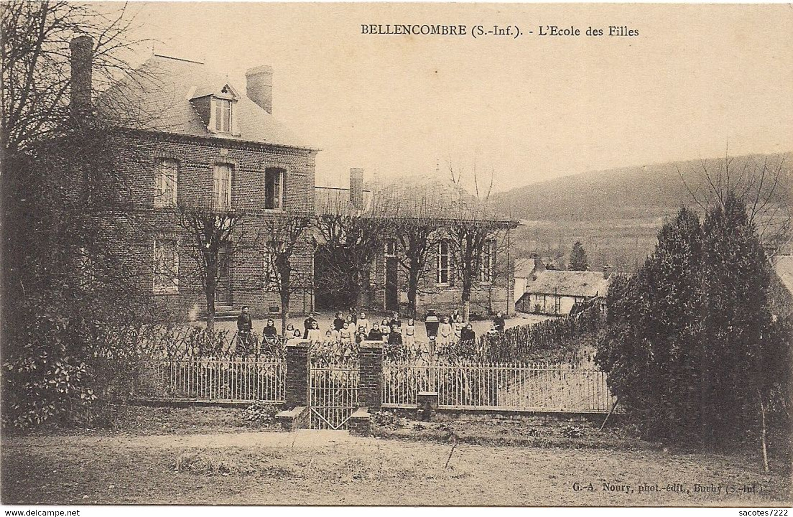 BELLENCOMBRE ECOLE DE FILLES -