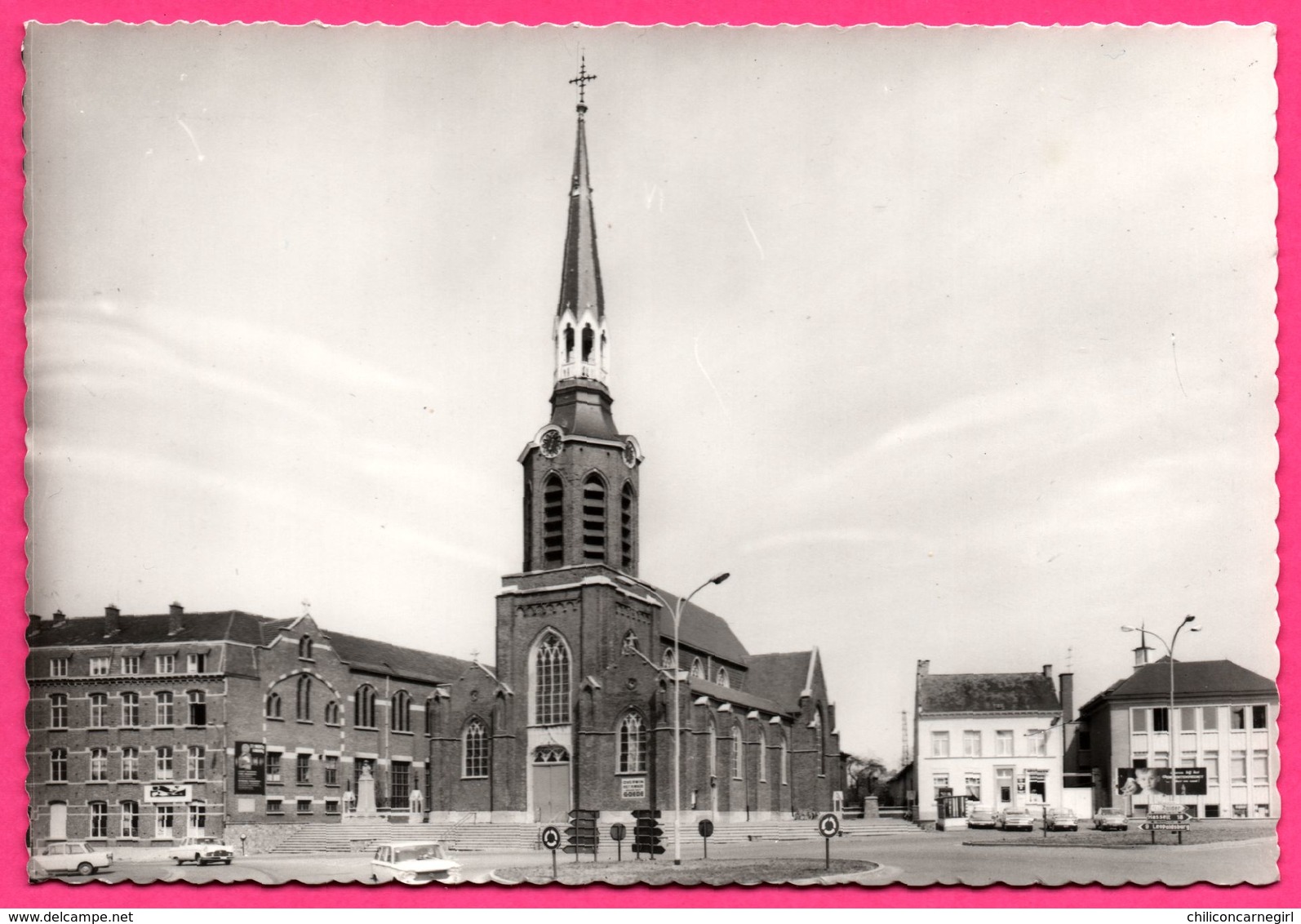 Beringen - Markt - Kerk - Vieilles Voitures - WINDERIX