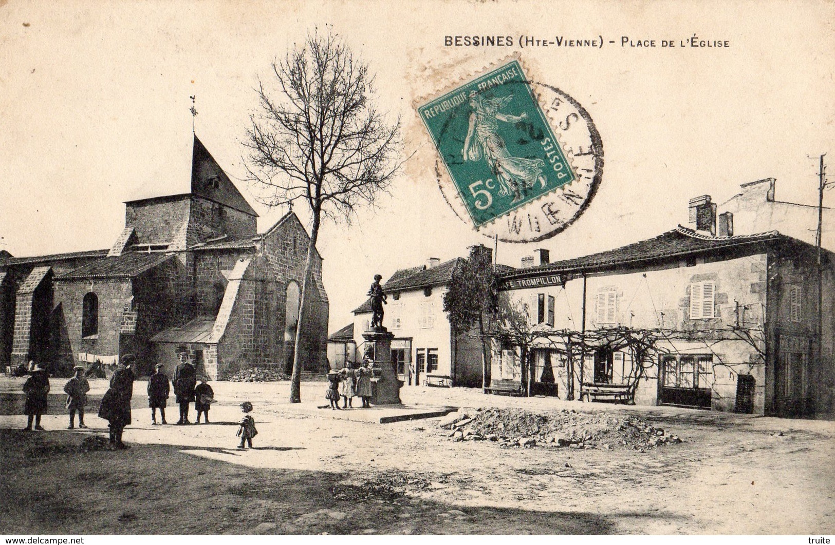 BESSINES-SUR-GARTEMPE PLACE DE L'EGLISE