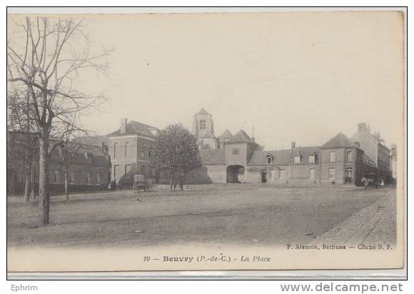 BEUVRY - La place