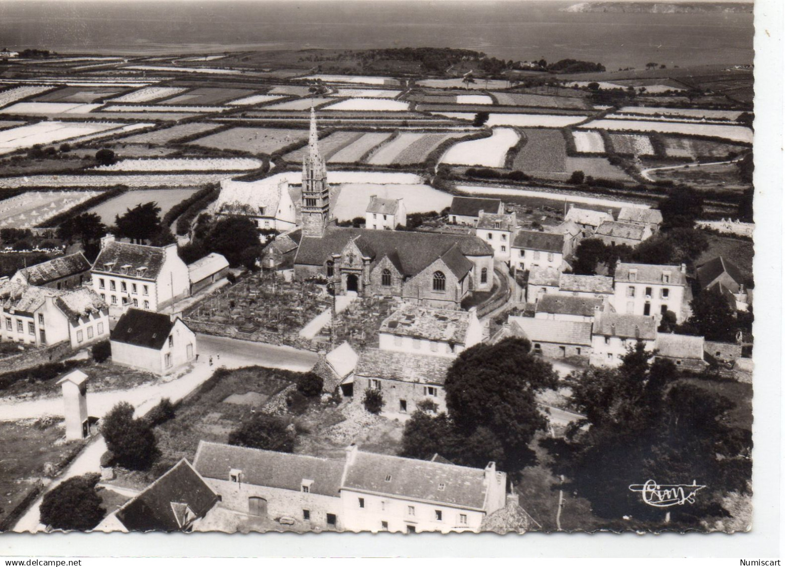 Beuzec-Cap-Sizun belle vue aérienne du Village carte RARE