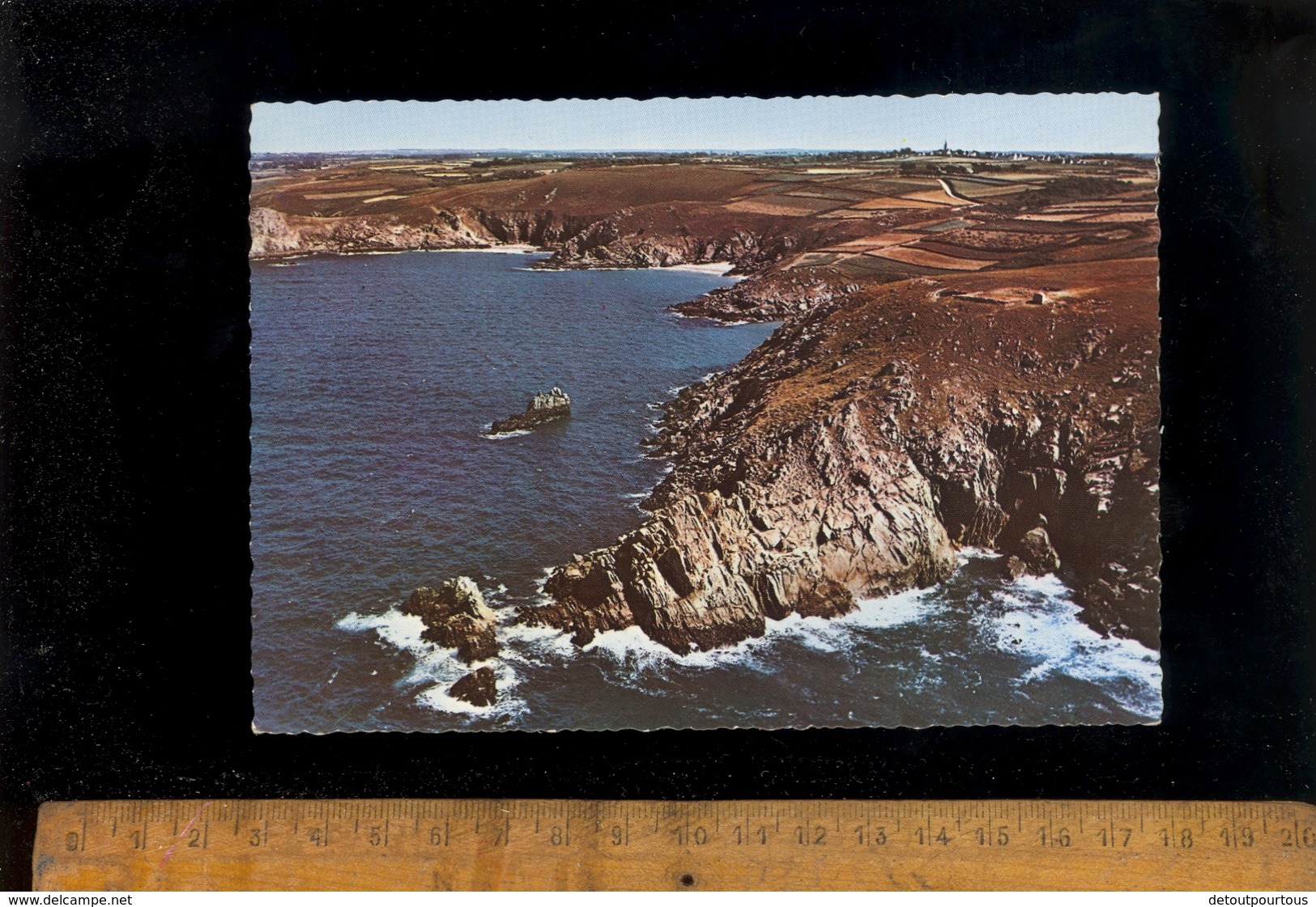 BEUZEC CAP SIZUN Finistère 29 : la pointe de Luguenez  vue générale aérienne