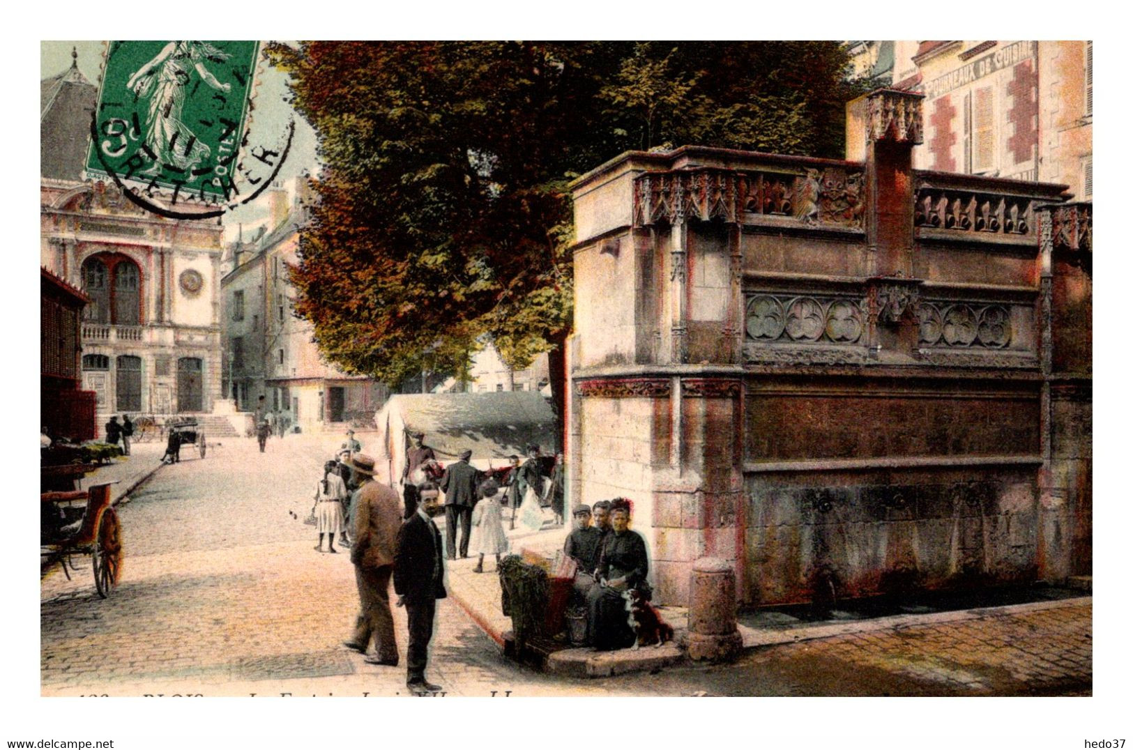 Blois - La Fontaine Louis XII