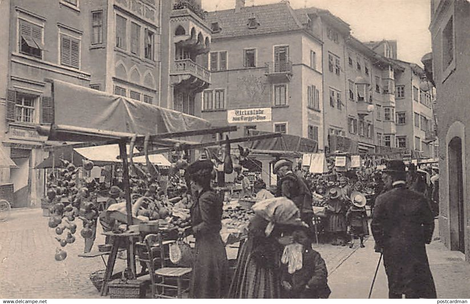 BOLZANO - Am Obstmarkt