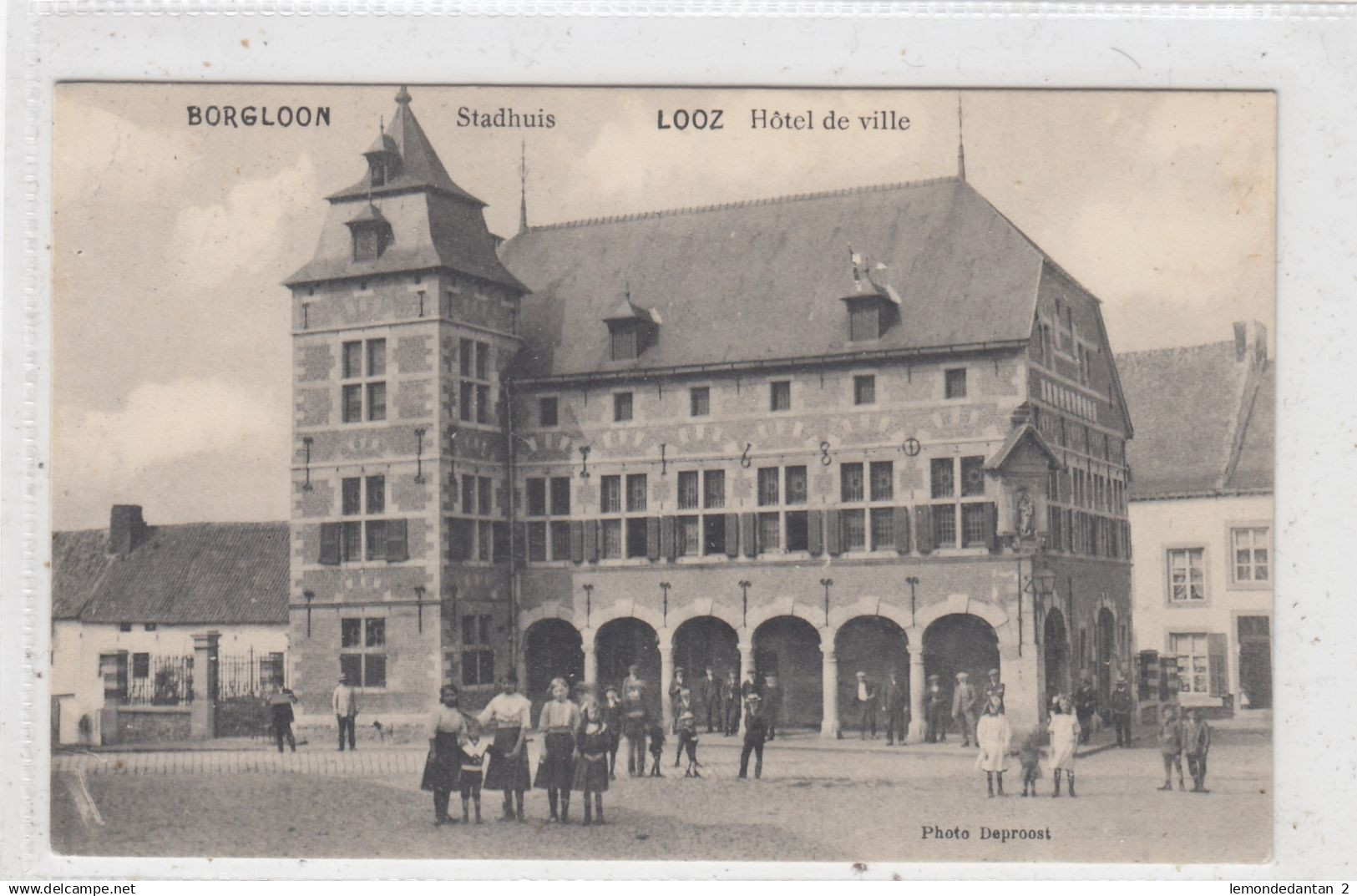 Borgloon. Stadhuis. *