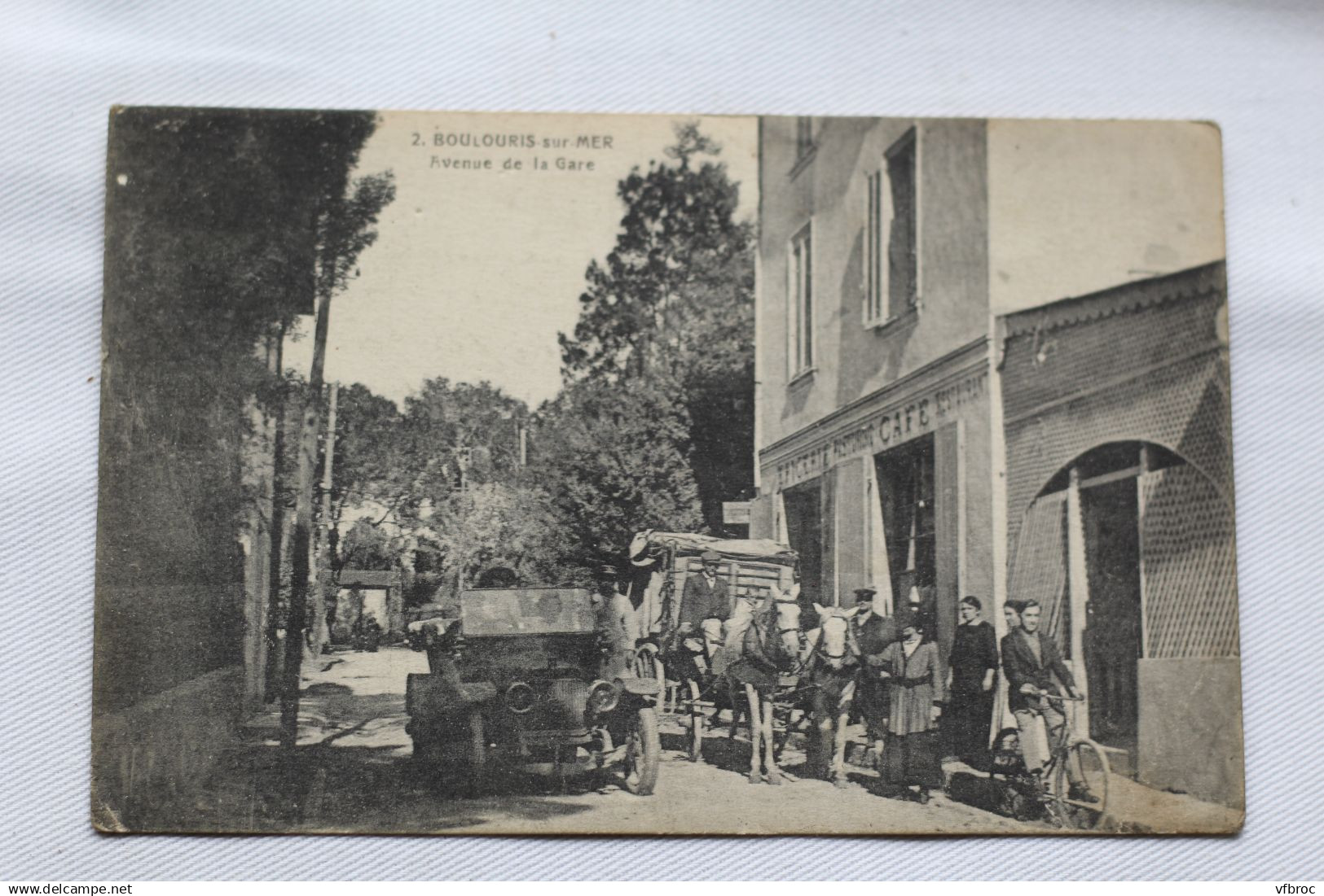 Boulouris, avenue de la gare, Var 83