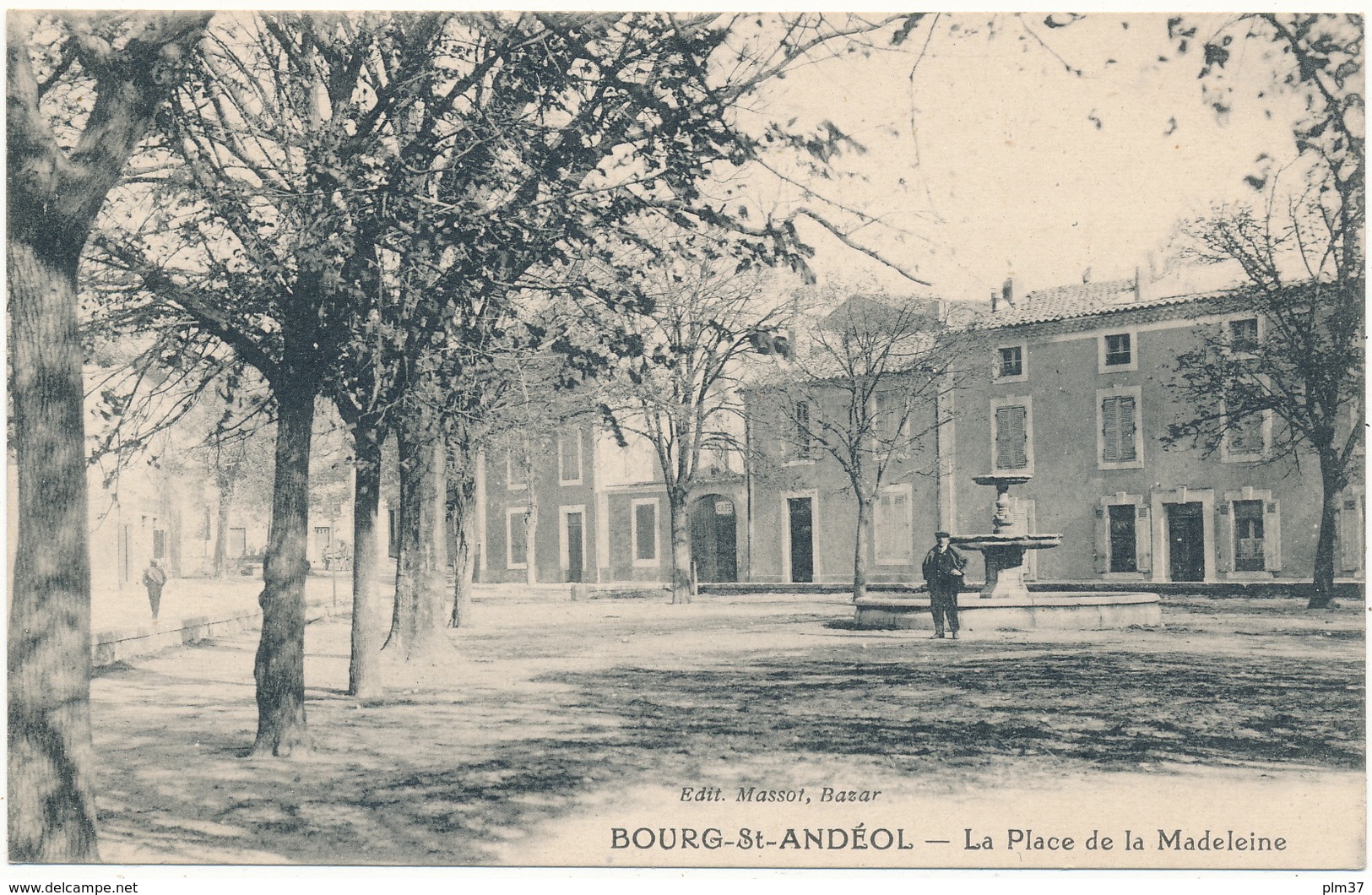 BOURG SAINT ANDEOL - La Place de la Madeleine