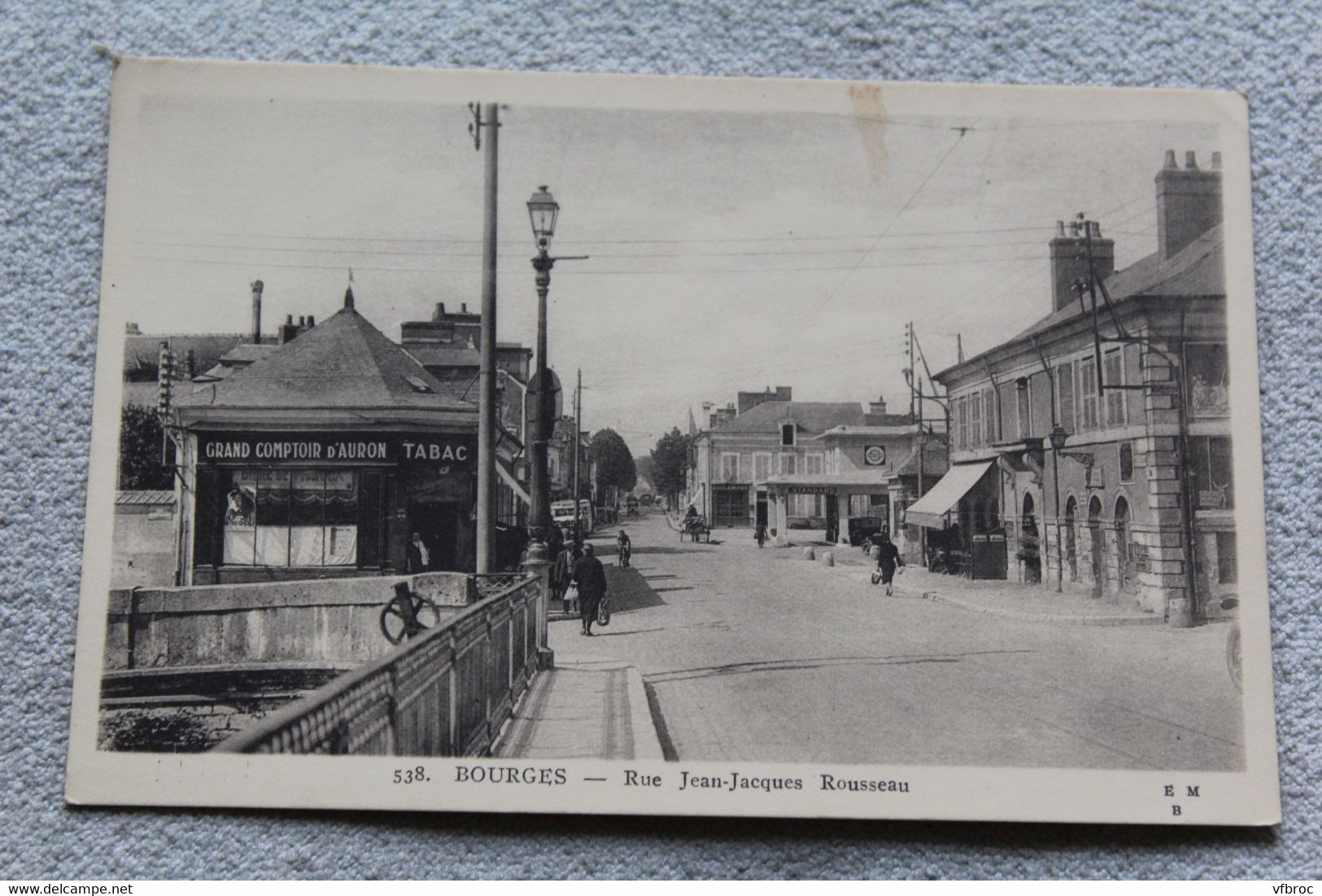 Bourges, rue Jean Jacques Rousseau, Cher 18