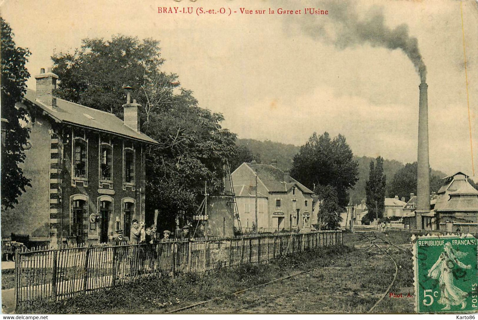 bray et lû * vue sur la gare et l'usine de la ville * ligne chemin de fer