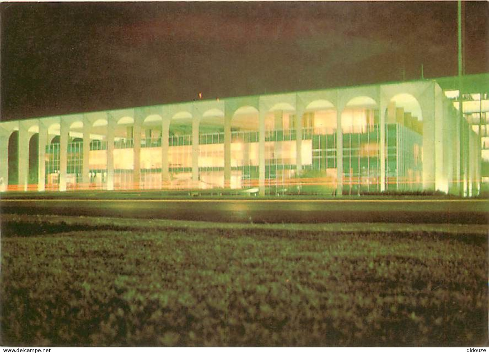 Brésil - Brasil - Brasilia - Ministerio das relaçoes exteriores - Palacio Itamarati - Vue de Nuit - CPM - Carte Neuve -