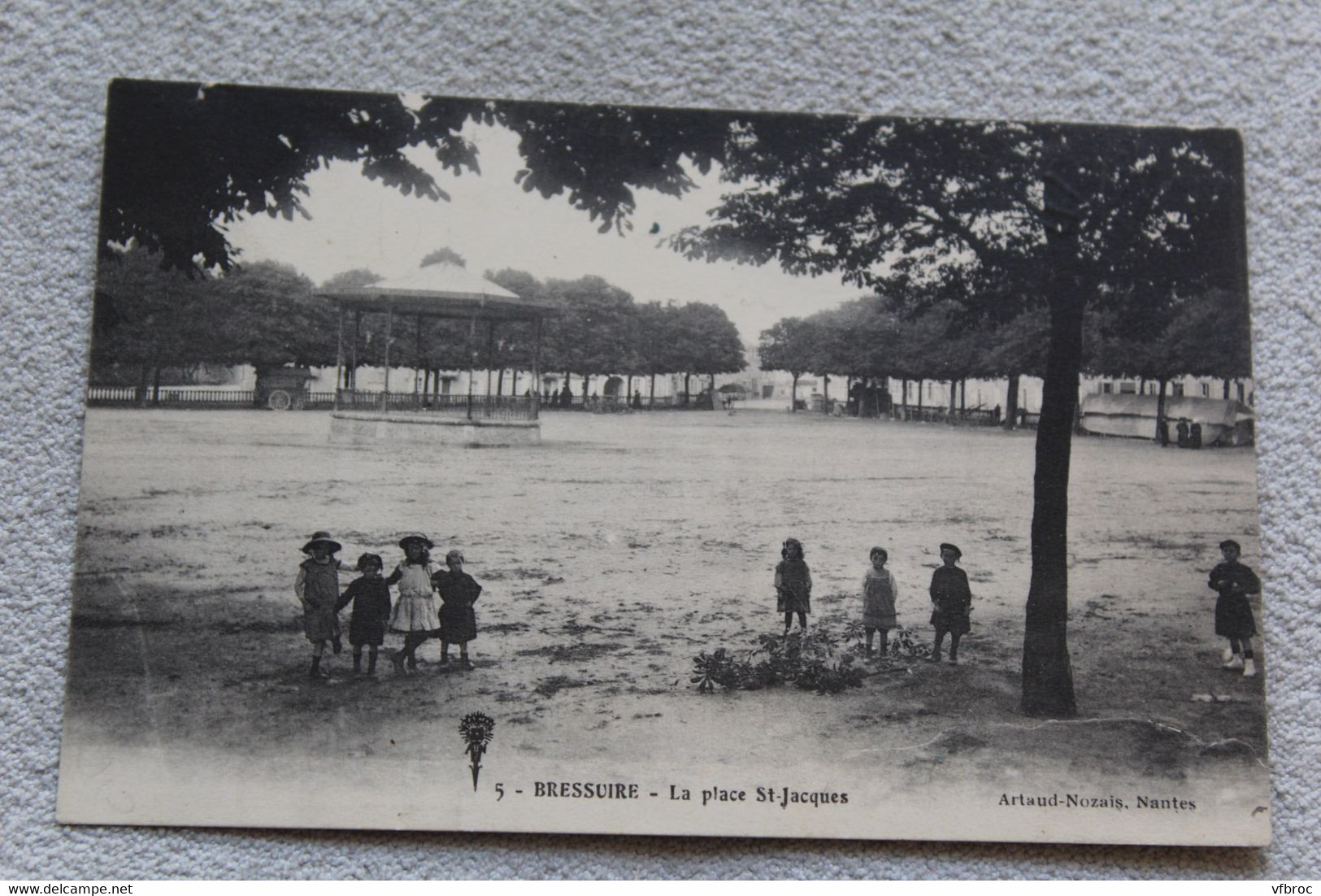 Bressuire, la place saint Jacques, Deux Sèvres 79