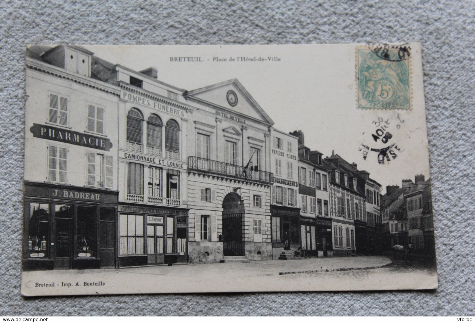 Breteuil, place de l'hôtel de ville, Oise 60