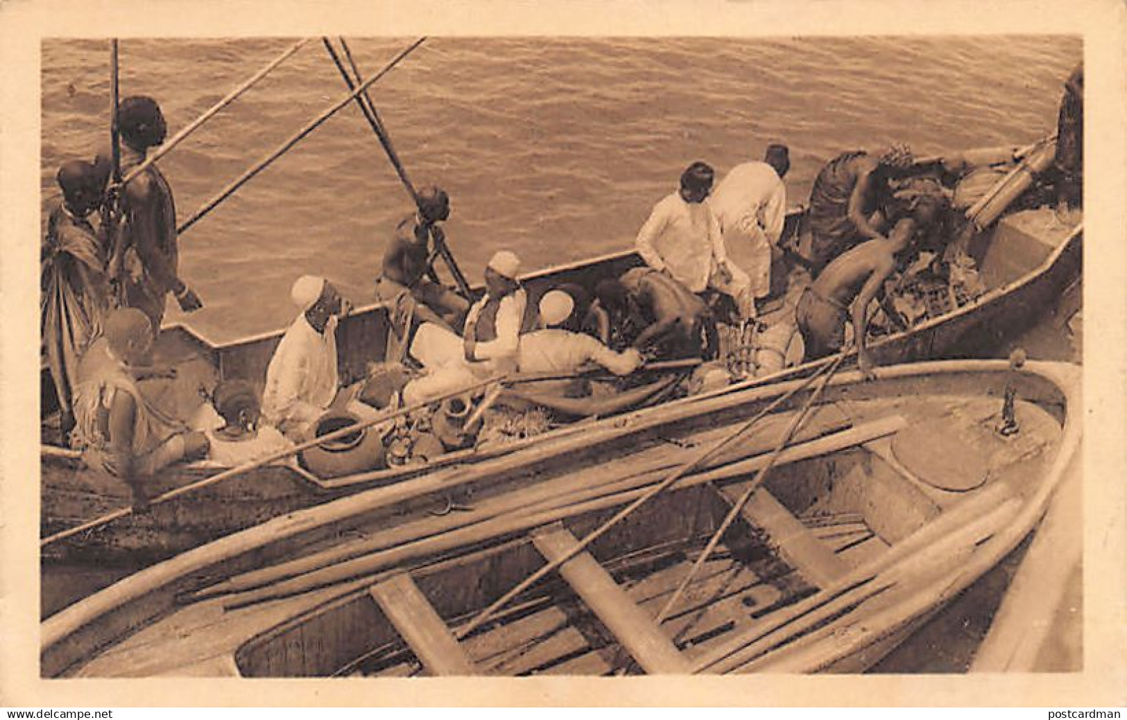 Burundi - BUJUMBURA - Embarkation of natives - Publ. Jos. Dardenne Série 2C N. 9