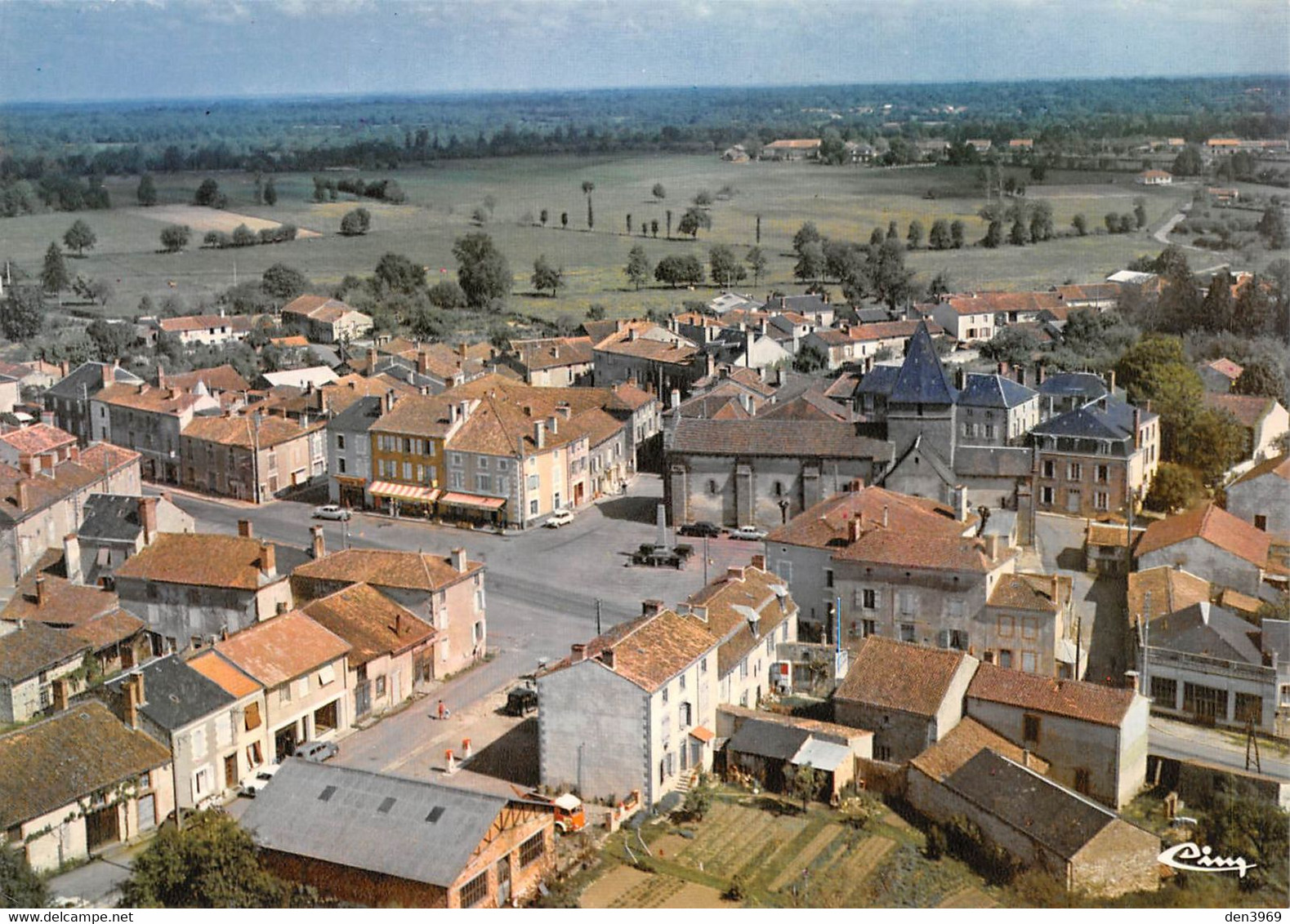 BUSSIERE-POITEVINE - Vue générale aérienne