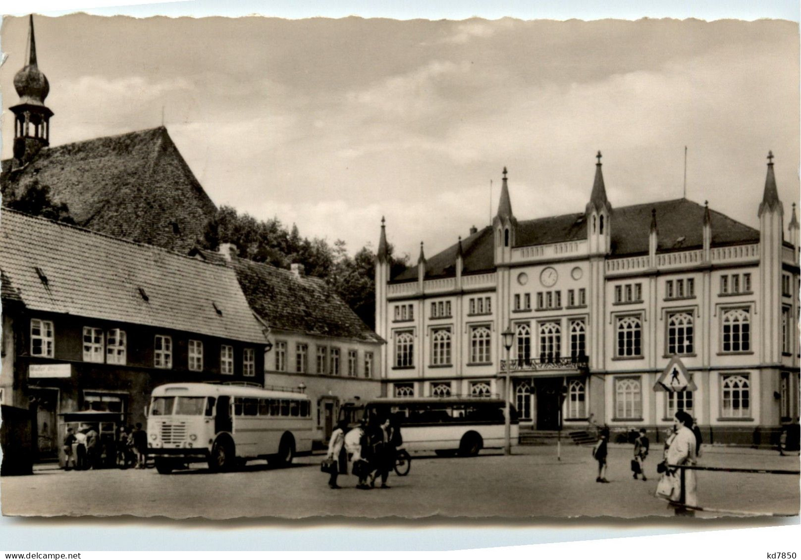 Bützow - Platz der Freiheit mit Rathaus