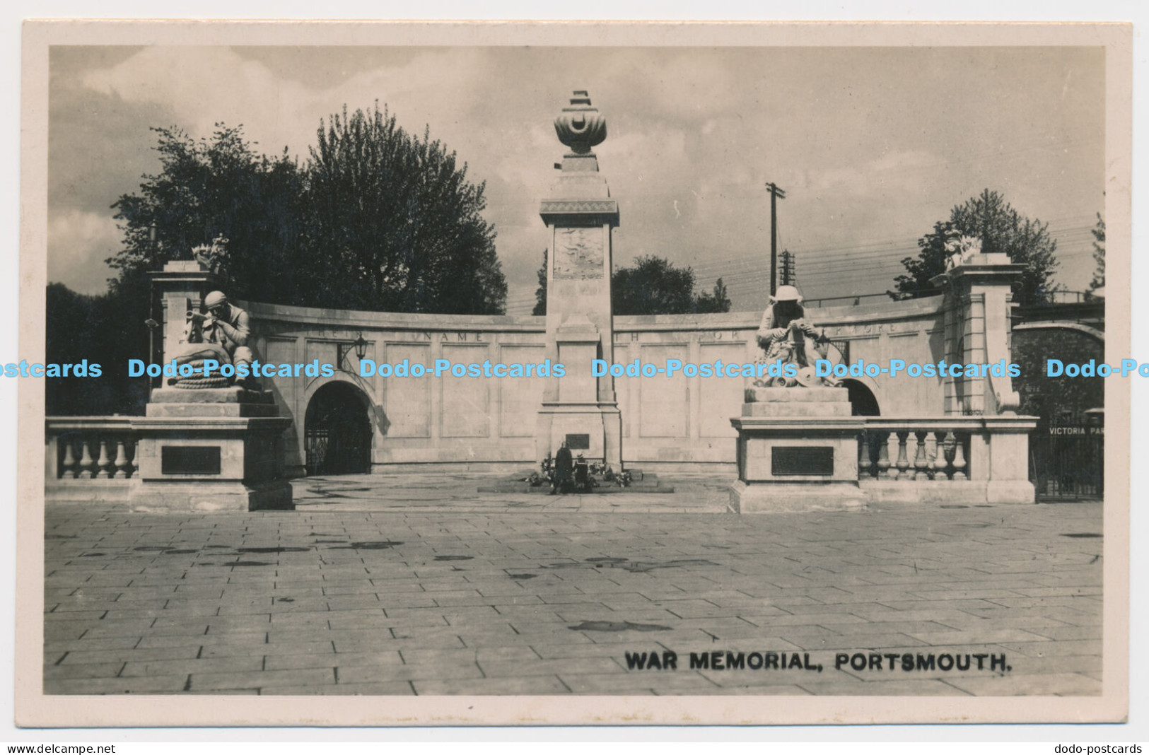 C002459 War Memorial. Portsmouth