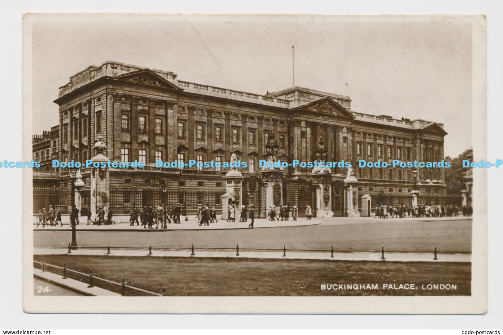 C019524 London. Buckingham Palace. RP