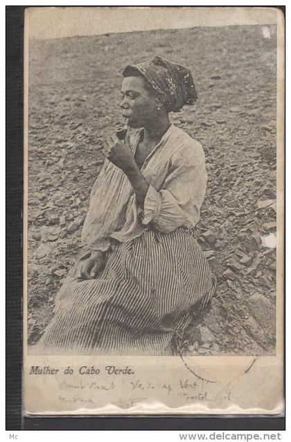 Cabo verde -  Mulher do cabo Verde - Fumando o cachimbo ...