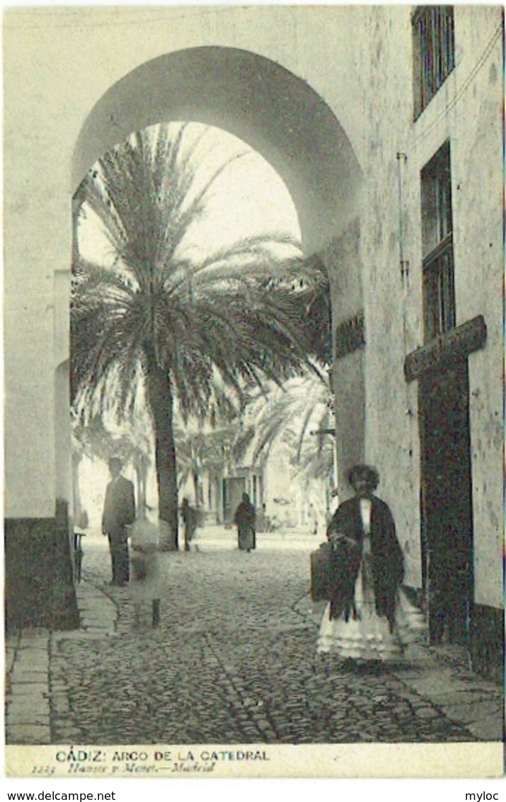 Cadiz. Arco de la Catedral.