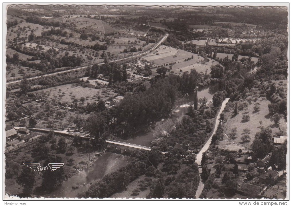 Calvados :  CLECY , Clécy :  vue  aérienne