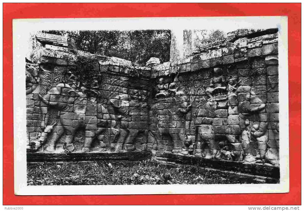 CAMBODGE LA TERRASSE DES ELEPHANTS  CARTE PHOTO EN TRES BON ETAT