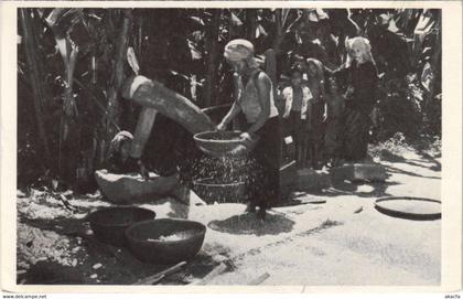 CPA AK Jusqu'en 1962 - La Recolte du Riz au Cambodge CAMBODGE (1069048)