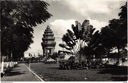 CPA Cambodge - Phnom-Penh - Independence Monument Place INDOCHINA (967264)