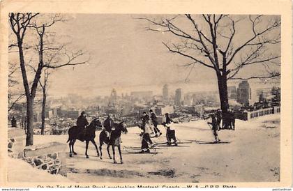 Canada - MONTRÉAL (QC) On the top of Mount Royal overlooking Montreal