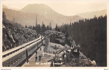 COLOMBIE BRITANNIQUE - AT ALBERT CANYON - TRAIN