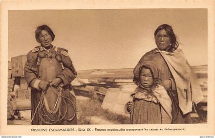 Canada - Eskimo missions, Nunavut - Eskimo women carrying boxes to the landing - Publ. Oblate Missionaries of Mary Immac