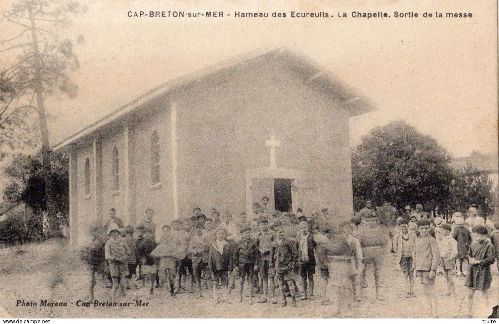 CAPBRETON HAMEAU DES ECUREUILS LA CHAPELLE SORTIE DE LA MESSE