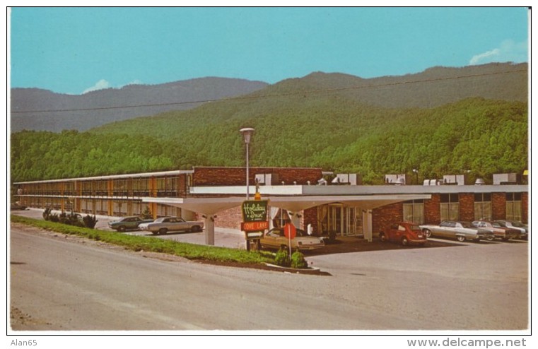 Carryville TN Tennessee, Holiday Inn Lodging, Cove Lake Area, Autos, c1970s Vintage Postcard