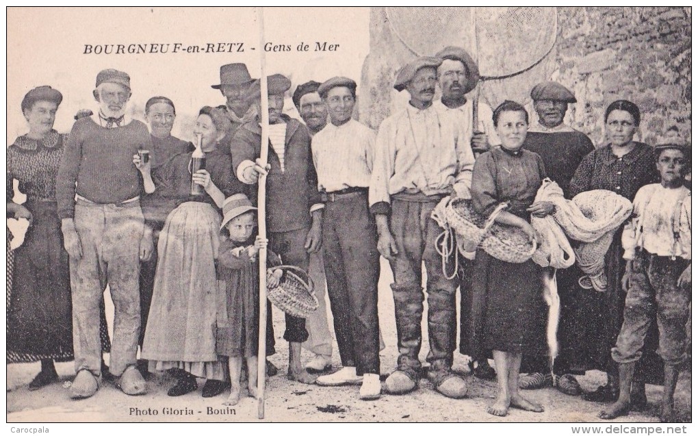 carte 1920 BOURGNEUF EN RETZ / GENS DE MER (très animée)