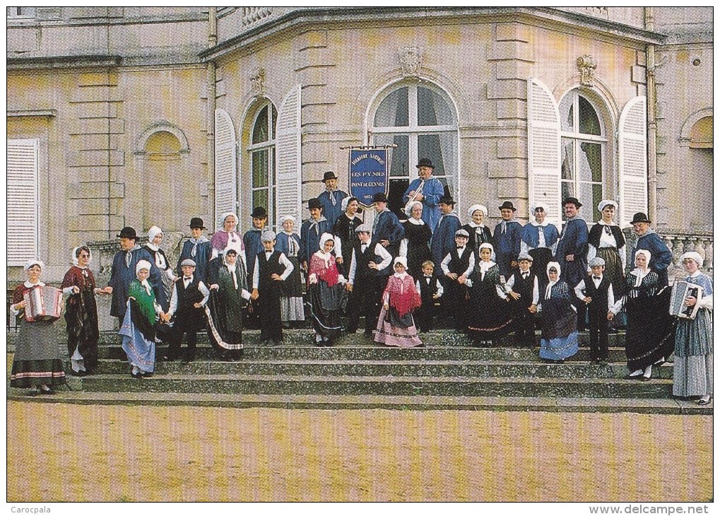 carte 1980 MONTFORT LE GESNOIS /Groupe d'animation folklorique "les p'y nous" 3 rue de la ferté (folklore ,accordéon)