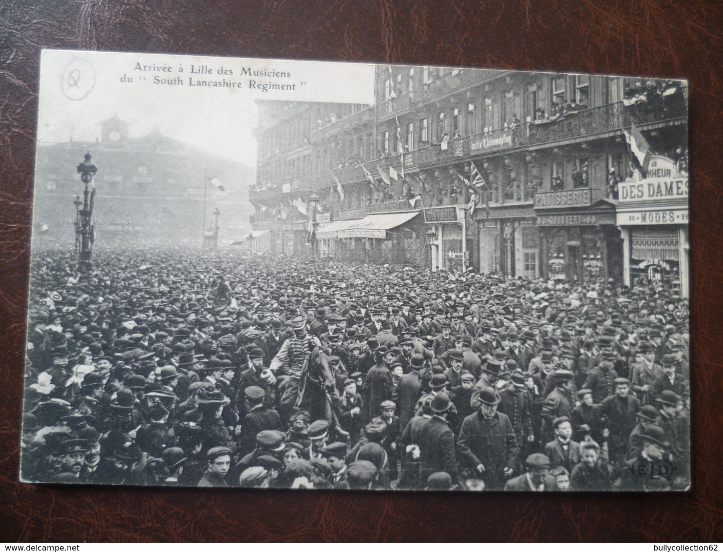 carte  l'arrivée a Lille des musiciens du south lancashire régiment  - LILLE-