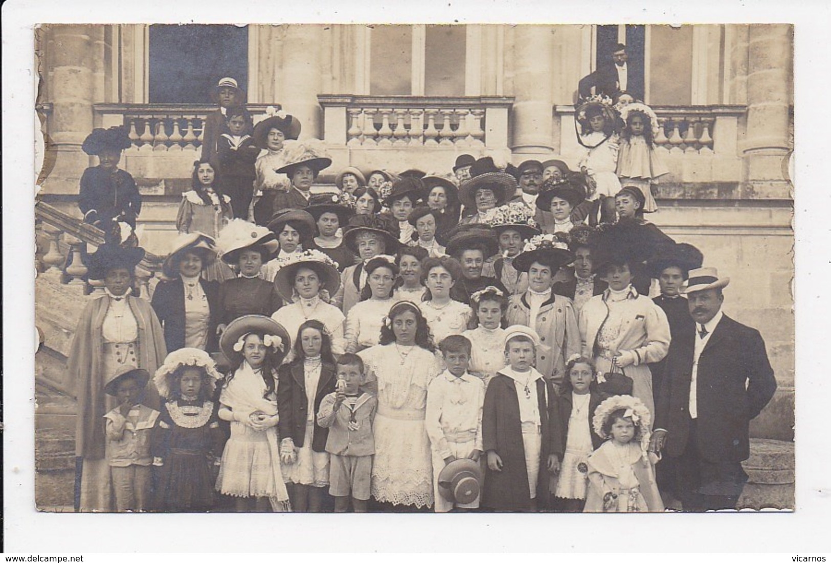 CARTE PHOTO 17 ROYAN Rassemblement d'enfants devant le casino municipal de Royan Num 1