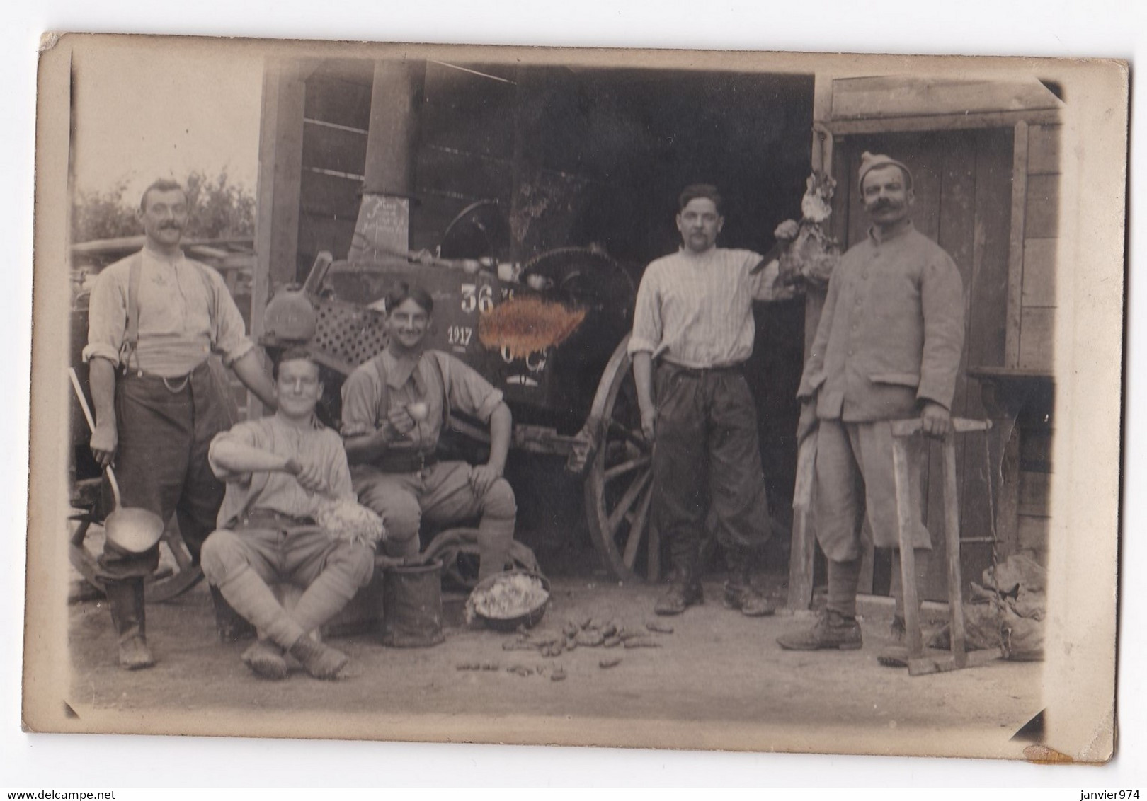 Carte photo 1917 à identifier  . 5 personnages